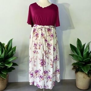 NWT!Floral Maxi Dress with Scalloped Neckline size 22-24 or 3X